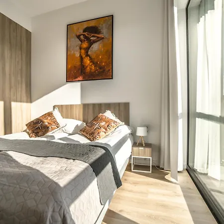 Premium Shellter - Day *