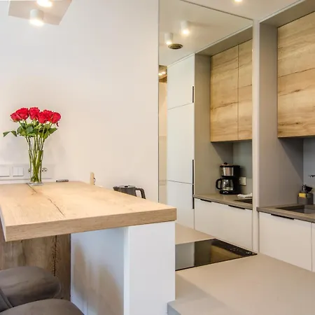 Premium Shellter - Day Apartamento