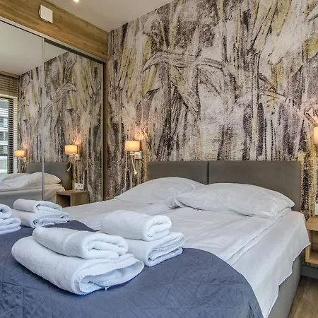 Premium Shellter - Day *