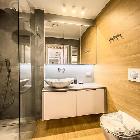 Premium Shellter - Day